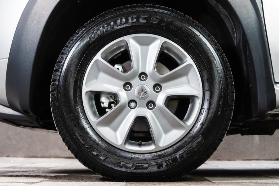 Колеса Renault Duster Oroch Dynamique 2.0 4x4 2018 года  (фото 30 из 40)
